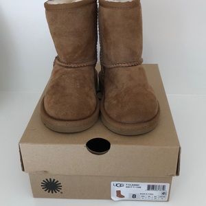 Toddler Chestnut Uggs Size 8